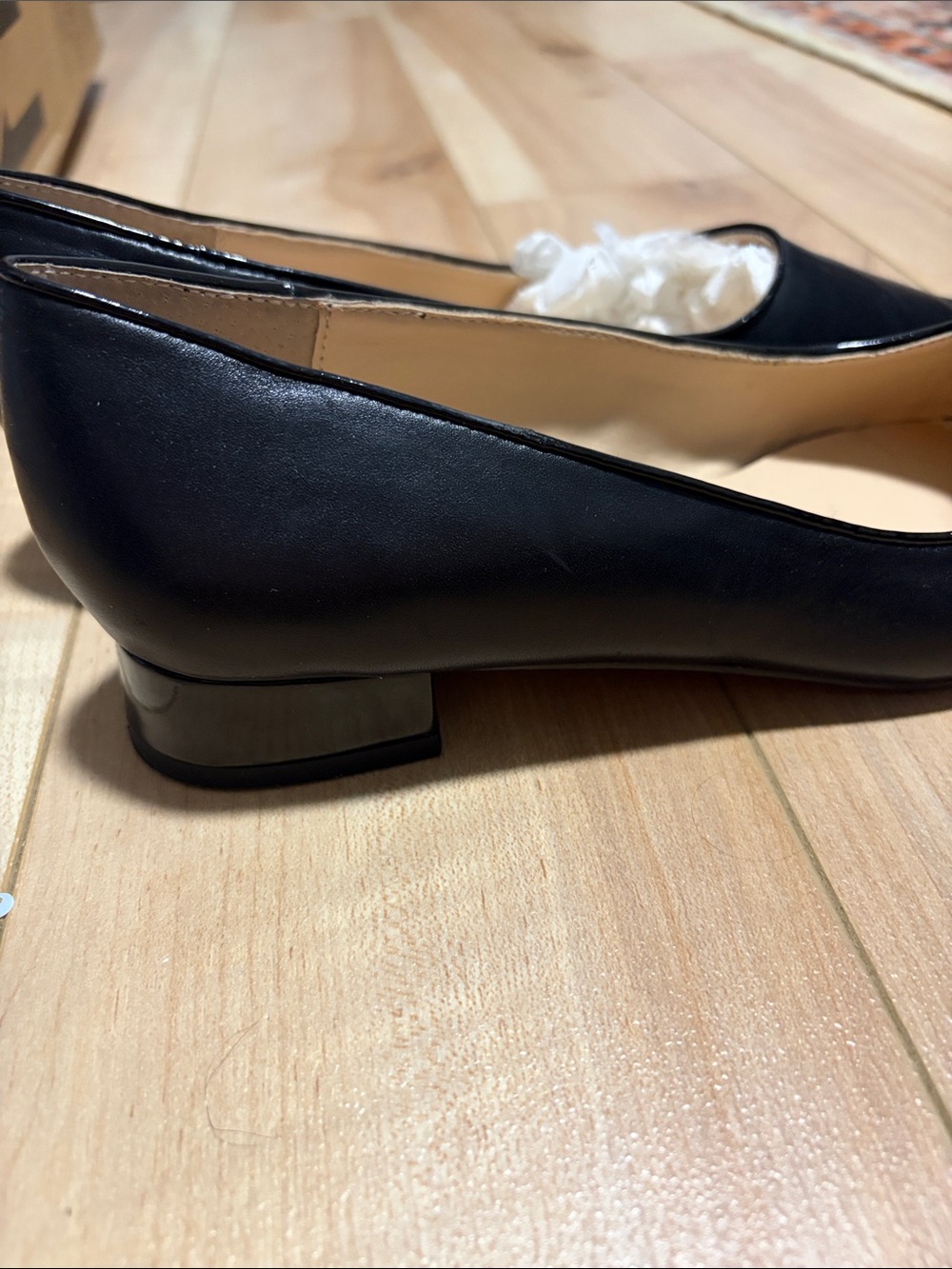 Adrienne Vittadini Black Pointed Toe Ballet Flats - Picture 2 of 4